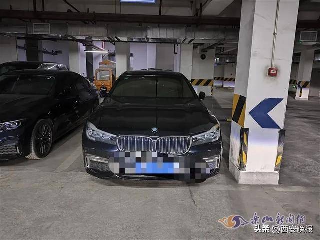 女主播凌晨马路边直播,拒绝宝马司机搭讪后被撞?警方:李某(男,48岁)被抓
