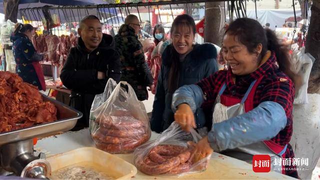 成都“买菜大军”乘地铁到资阳灌香肠 “相因”背后还有什么吸引力?丨封面头条