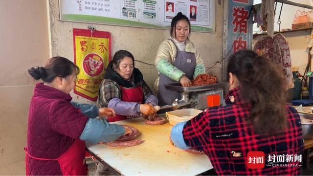 成都“买菜大军”乘地铁到资阳灌香肠 “相因”背后还有什么吸引力?丨封面头条