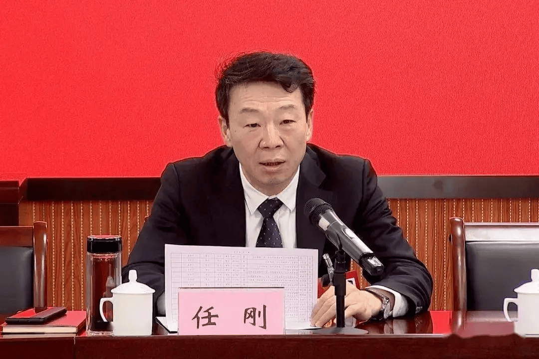 任刚当选青岛市市长，此前任临沂市委书记
