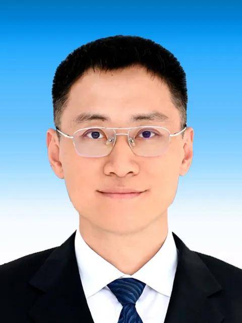 42岁李晨阳,兼任市委书记