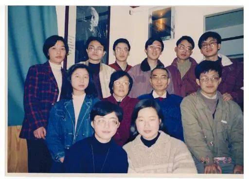 痛别!他因病去世,官网已变为黑白